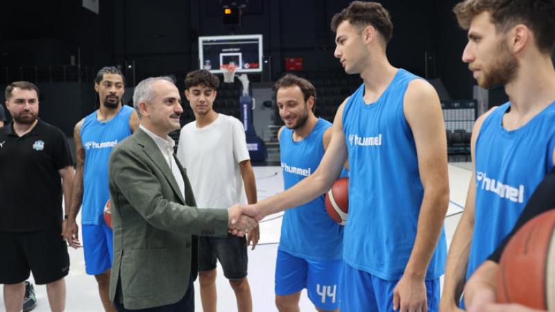Başkan Çiftçi’den, basketbol takımına sezon öncesi ziyaret