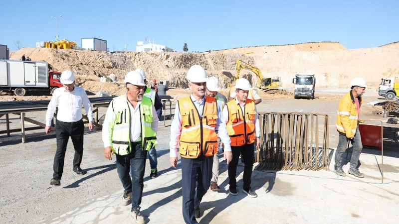 Başkan Çiftçi’den Çayırova Devlet Hastanesi inşaatında inceleme