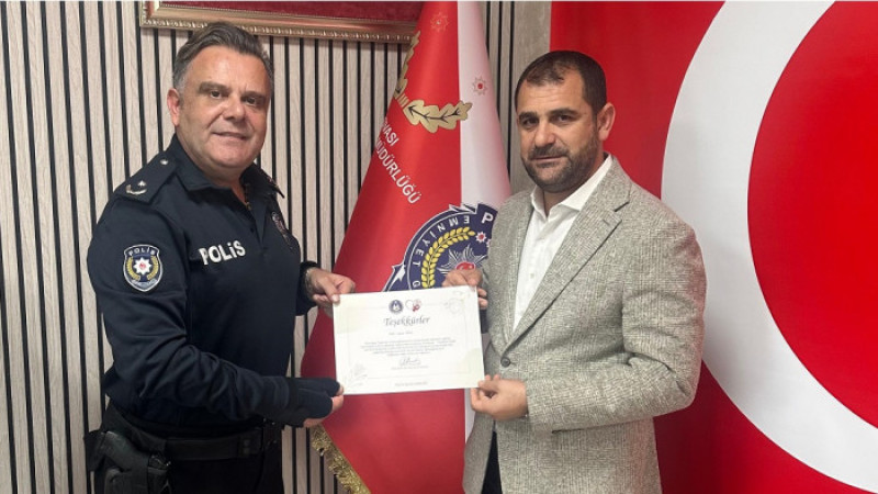Dilovası Emniyet Müdürü Mustafa Serhat Canbaz'dan İş İnsanı Lokman Kılıç'a Teşekkür Belgesi