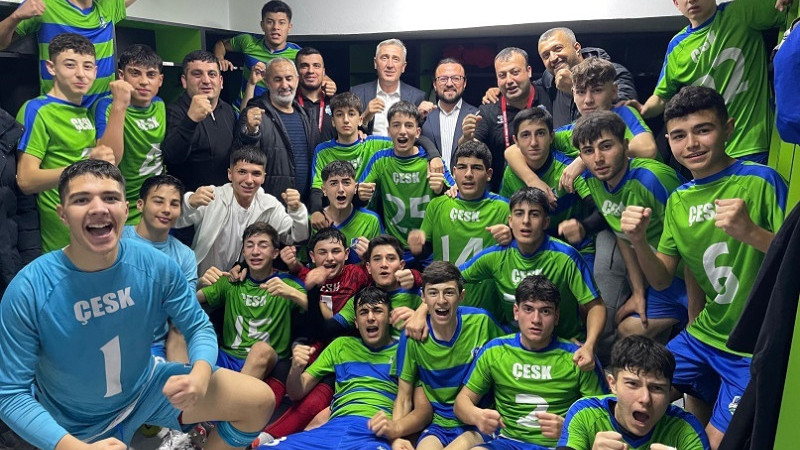 ÇESK u-16 Futbol Takımı şampiyon oldu