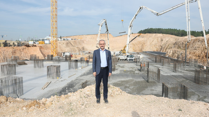 Çayırova Devlet Hastanesi’nin temel betonu dökülüyor