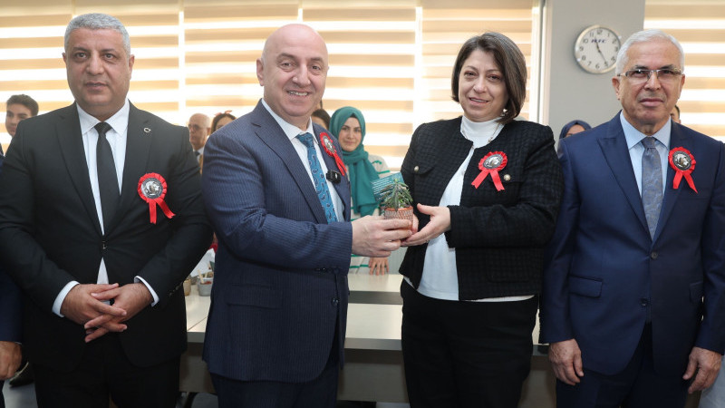 Başkan Bıyık’tan 4 bin öğretmene anlamlı jest