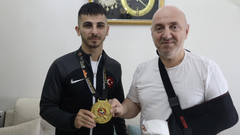 Dünya şampiyonu Şamdan, Başkan Bıyık’ı ziyaret etti