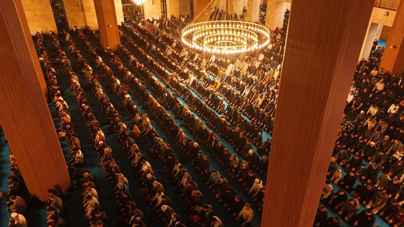 İlk teravih namazında Camiler dolup taştı