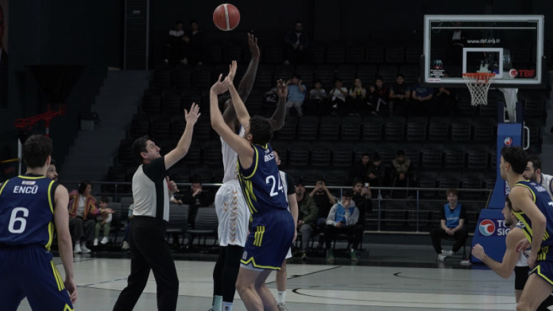 Çayırova Belediyesi, Fenerbahçe Koleji’ni mağlup etti