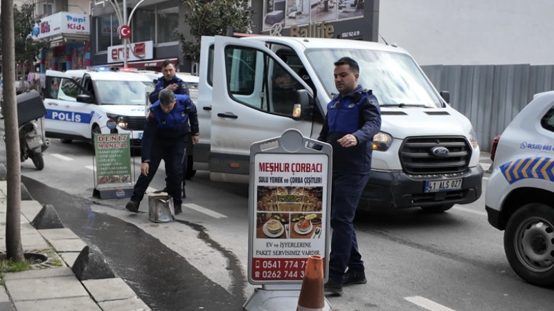 Çayırova Zabıtası, güvenli ve düzenli caddeler için çalışıyor