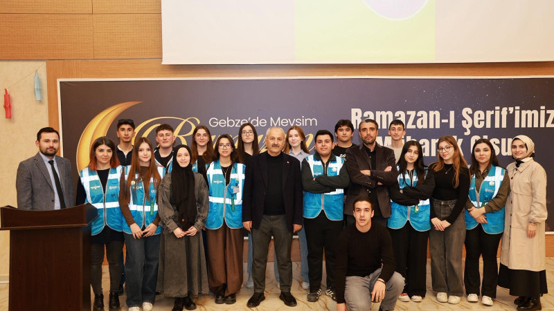 Başkan Büyükgöz İftarda Gençlerle Buluştu