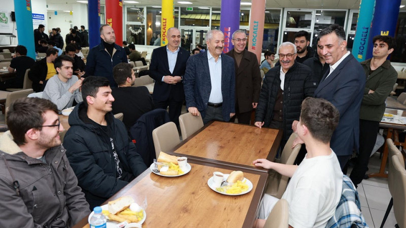 Başkan Büyükgöz Gençlerle Sahur Sofrasında Bir Araya Geldi