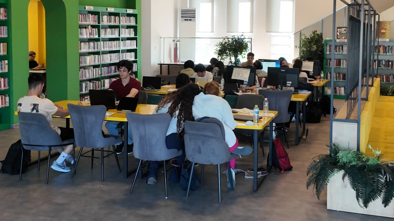 Çayırovalı gençler, sınava kitap kahvelerde hazırlanıyor
