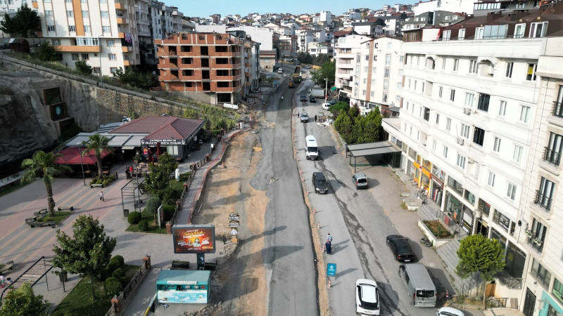 Çayırova Uğur Mumcu Caddesi göz kamaştıracak