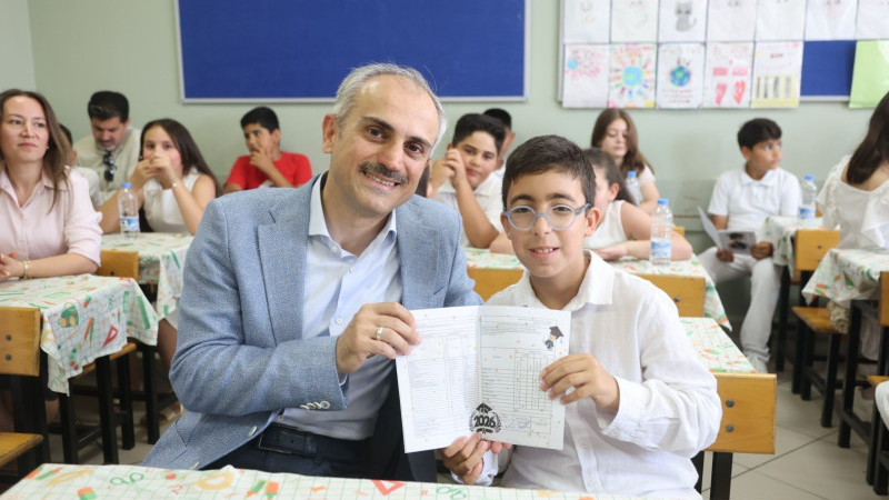 Çayırova’da karne coşkusu yaşandı