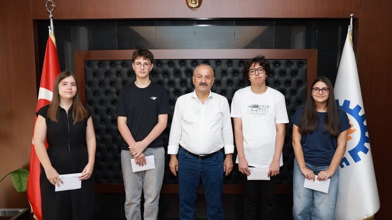 Başkan Büyükgöz LGS Birincilerini Ağırladı