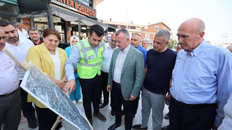 Başkan Büyükakın Çayırova’da projeleri inceledi