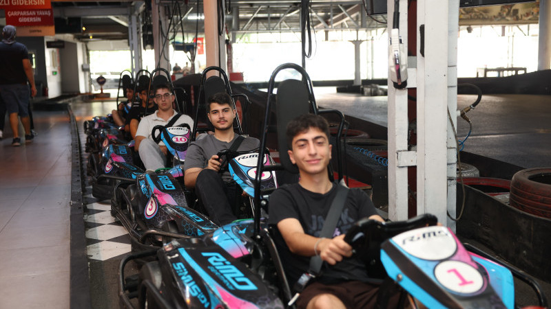Darıca’da gençlere adrenalin dolu Go-Kart etkinliği