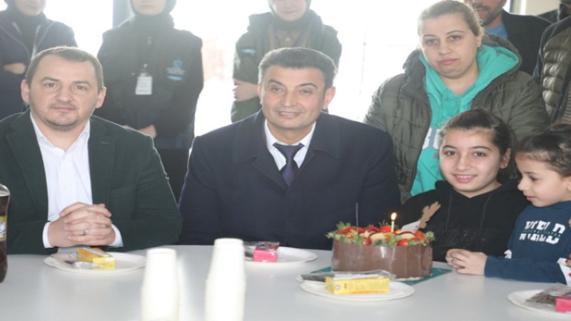 Depremzede Yaren’e Doğum Günü Sürprizi