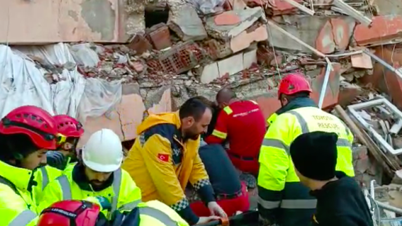 Polisan Holding Kurtarma Ekibiyle Hatay’da 