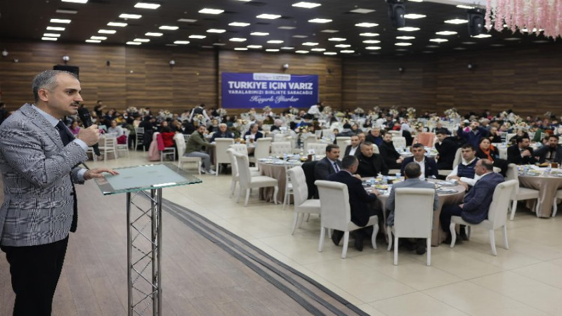 Çayırova'daki Depremzedelere İftar Yemeği