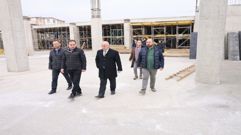 Darıca’nın İkinci Kapalı Pazarında Çalışmalar Sürüyor