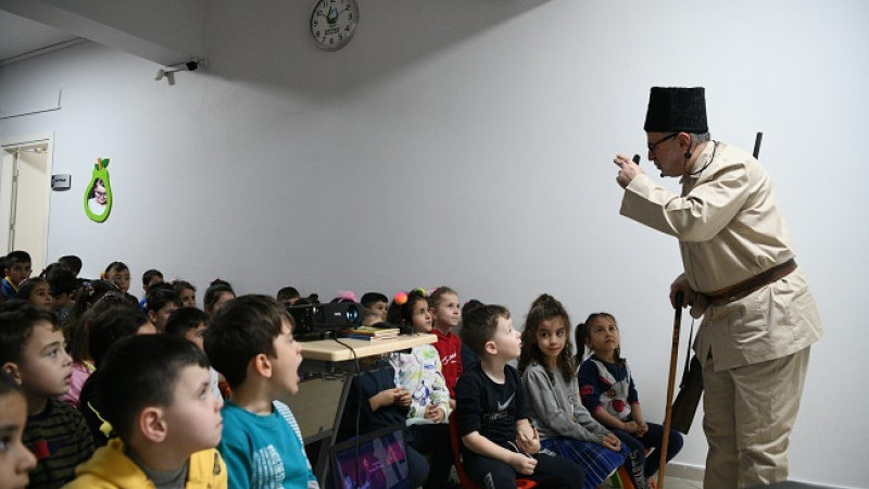 Depremzede çocuklar için moral etkinliği
