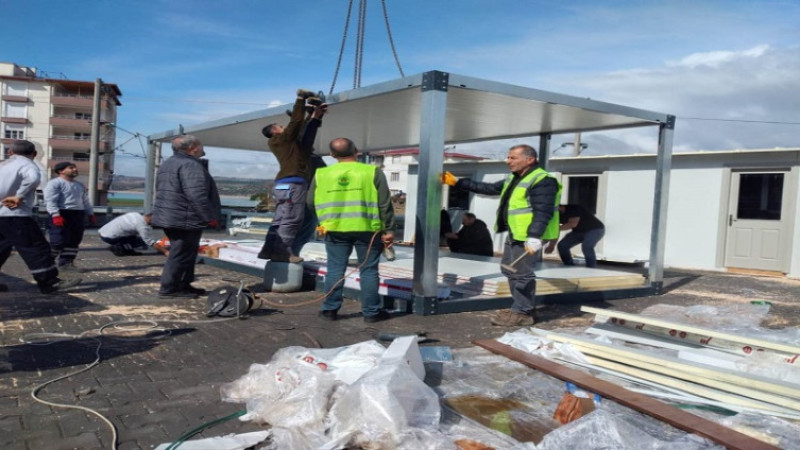 Dilovası Belediyesi Ramazan’da da depremzedelerin yanında 