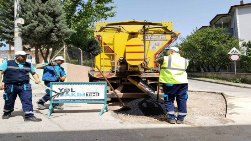 Büyükşehir Yol Bakım Timi her yere yetişiyor