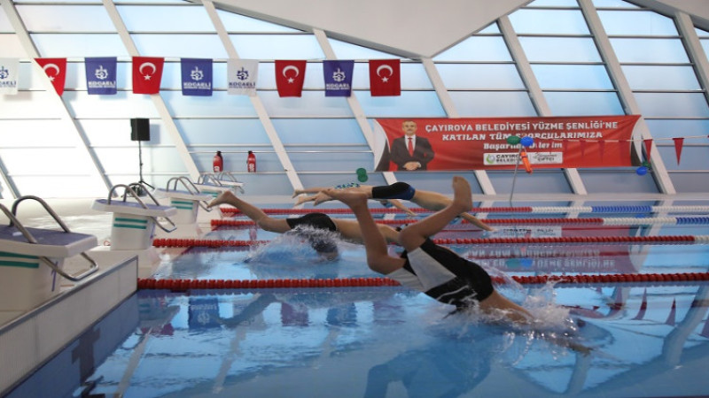 Çayırova'da Havuzdan 45 Bin Vatandaş Hizmet Aldı