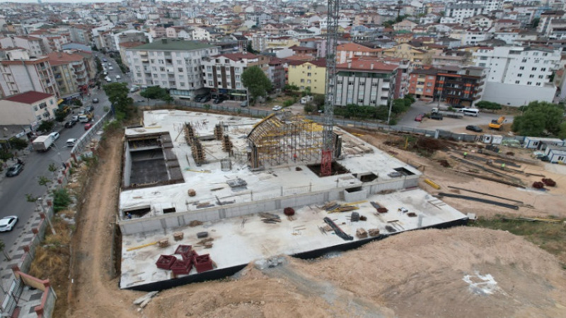 Kent Meydanında Cami İnşaatı Yükseliyor