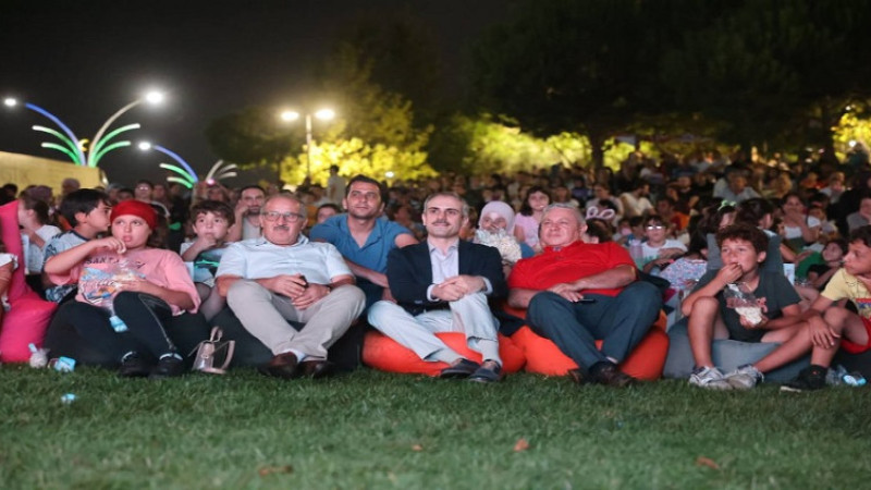 Çayırovalılar, 'Süt Kardeşler'i hep birlikte izledi