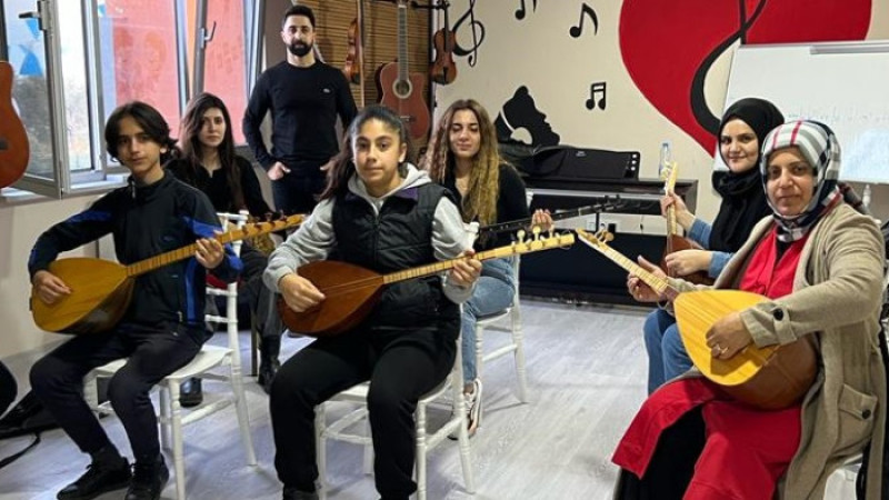 Dilovası’nda Bağlama Kursları Başlıyor 