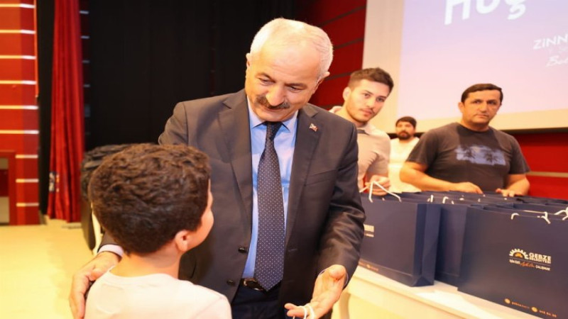 Gebze'de 4 Bin Çocuğa Kırtasiye Desteği