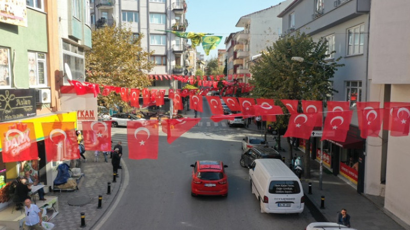 Darıca 100. Yıl İçin Bayraklarla Süsleniyor