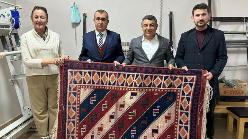 Dilovası’nda İlk Halı Tezgahtan İndi 