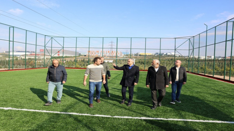 Başkan Çiftçi, “İlçemizi halı sahalarla donatıyoruz”