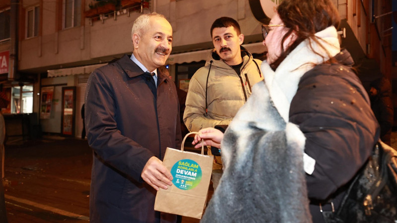 Cumhur İttifakı Adayı Büyükgöz’den  İşe Giden Vatandaşlara İkram