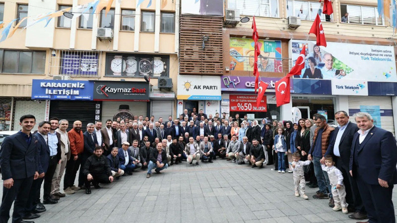AK Parti teşkilatlarında bayram coşkusu