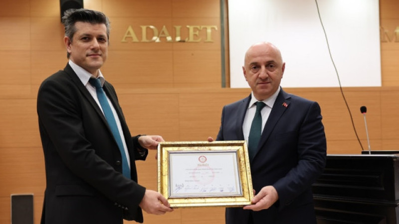 Başkan Bıyık, mazbatasını aldı