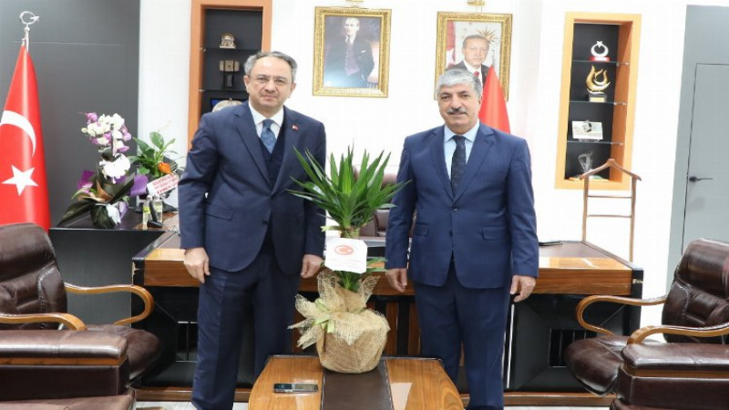 Başkan Ömeroğlu'na ilk ziyaret Kaymakam Kubilay'dan
