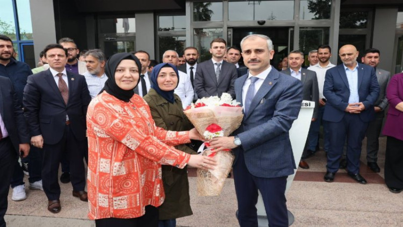 Çayırova'da Başkan Çiftçi'ye özel karşılama