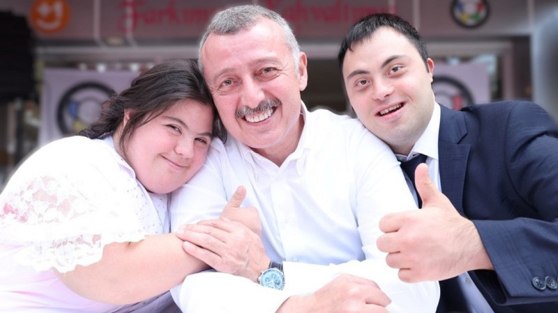Sevemeyen bir kalpten daha engelli ne olabilir
