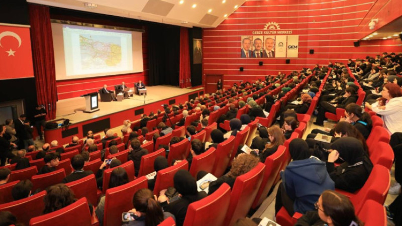 Gebze Kitap Fuarında  Ç. Mustafa Paşa Paneli