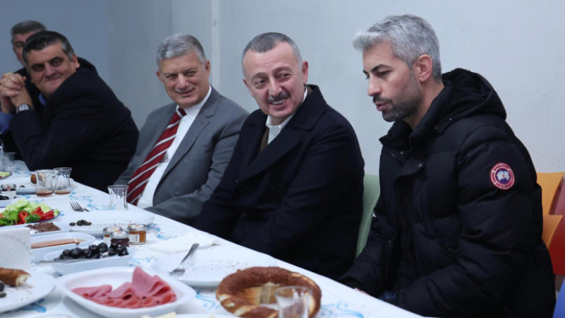 Esnaf kahvaltısıyla güne başladı