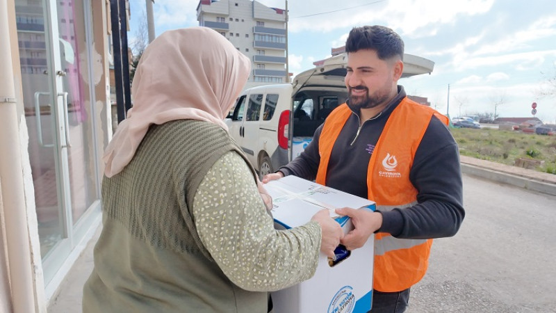 Çayırova'da Yardımlar Ramazan ayında da devam ediyor