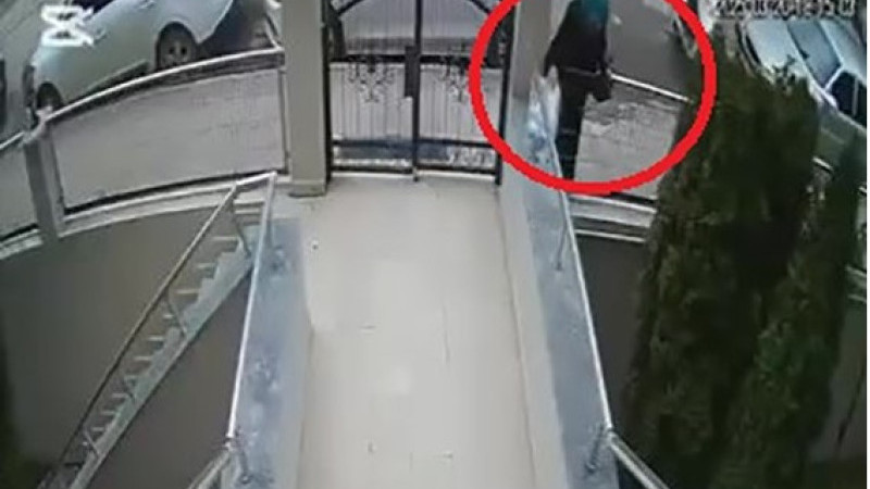  Apartmanın önüne bırakılan ampulleri önce inceledi sonra çaldı