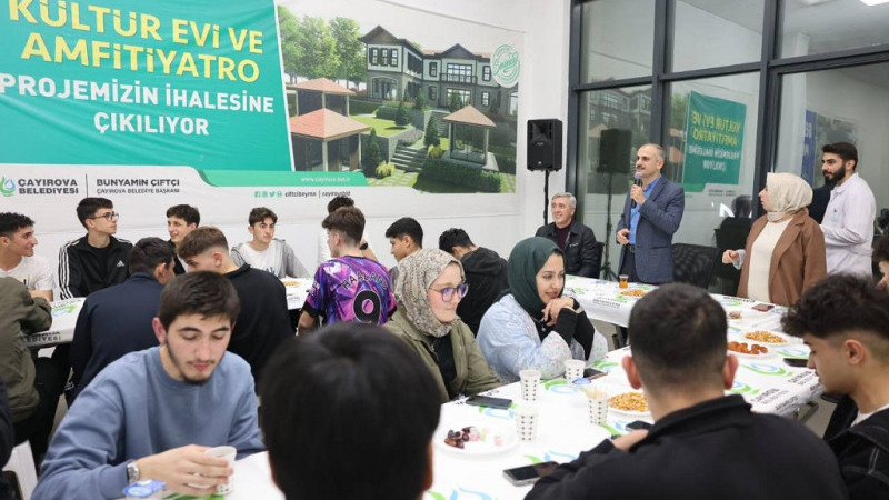Başkan Çiftçi, gençlerle çay sohbetinde buluştu
