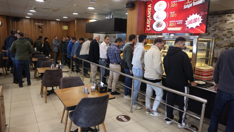 Akse Meydan Sosyal Tesisleri'nde uygun fiyatlı yemek dönemi