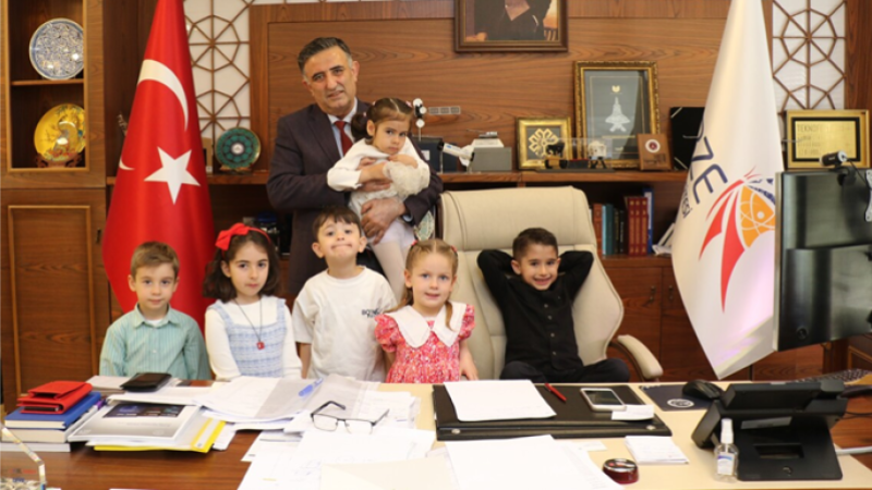 GTÜ’de Rektörlük Miniklerin Oldu