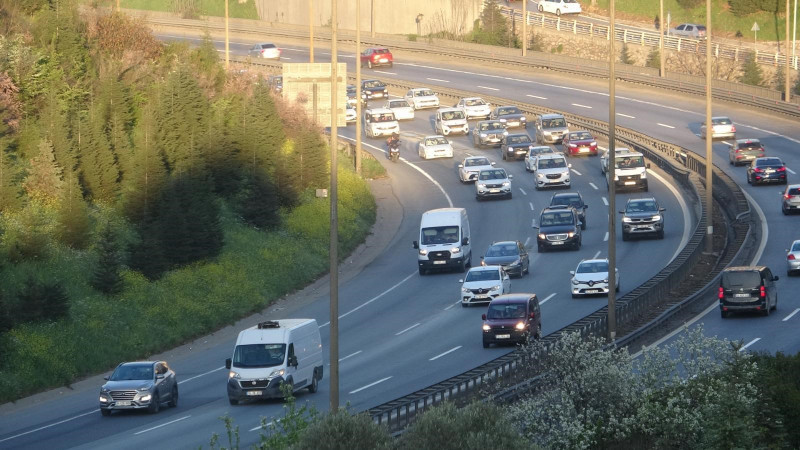 İstanbul istikametinde yoğun trafik