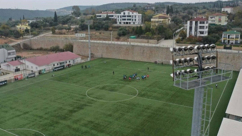 Konaklama Gebze'de, antrenman Derince'de