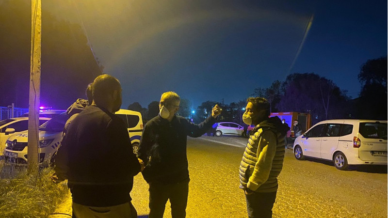 Mahalleyi koku sardı, ekipler alarma geçti