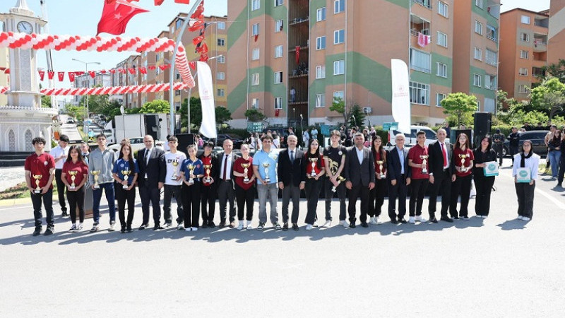 Çayırova’da 19 Mayıs dolu dolu geçti
